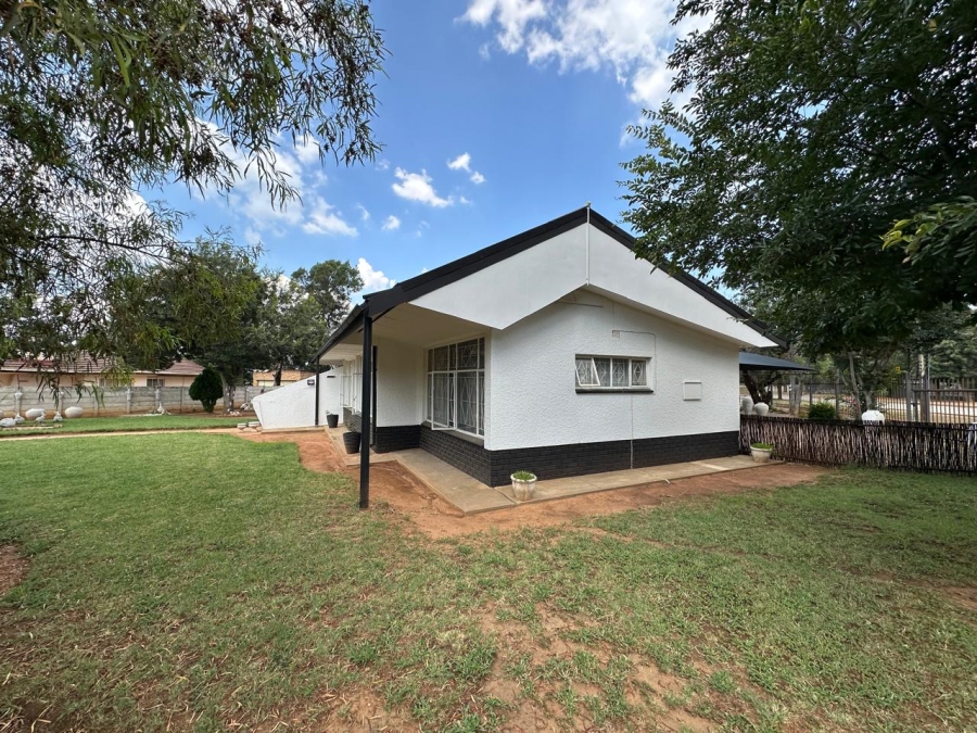 3 Bedroom Property for Sale in Wolmaransstad North West